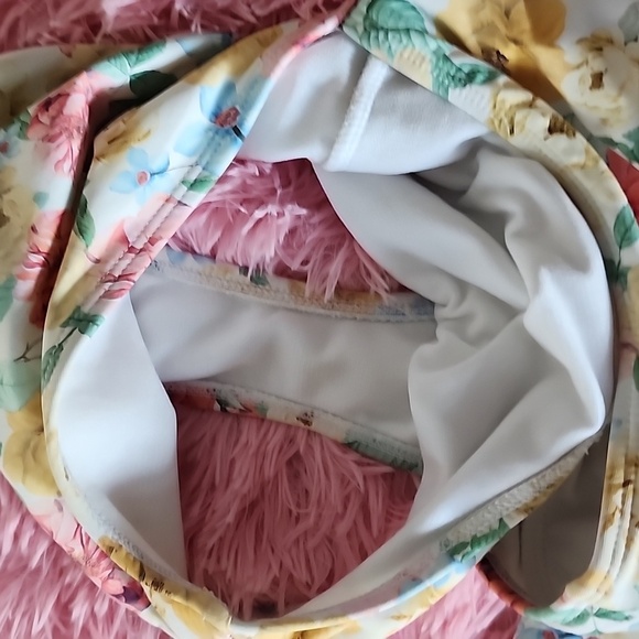 Gianni Bini Floral Print Side Cut Out One-Piece Swimsuit - Picture 5 of 5